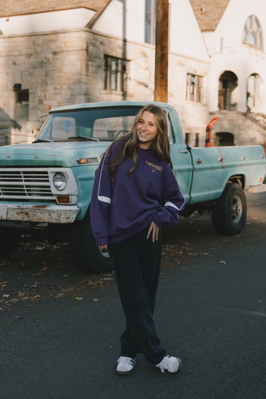 Set Free CREWNECK